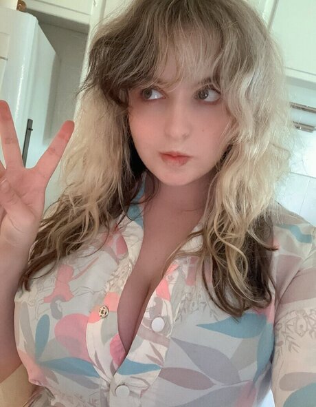 Aretteepls model sexy photo