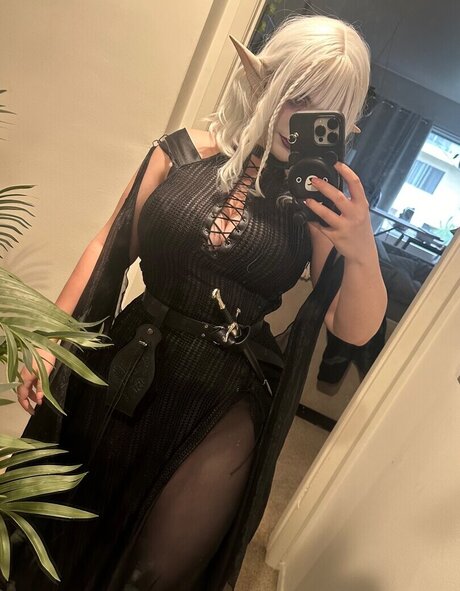 Aretteepls nudes model picture