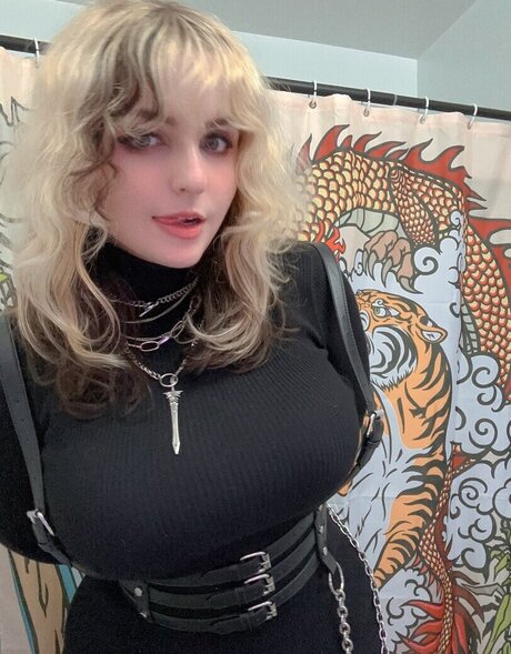 Aretteepls nude model images