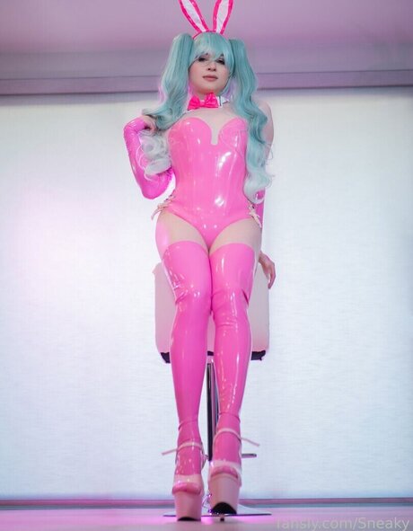 Sneaky hot star galleries