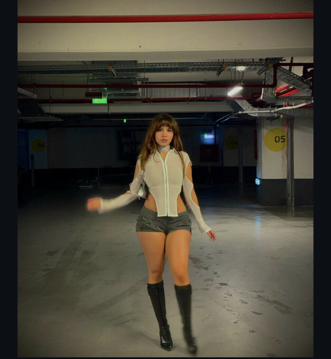 Anda Tohatan nude star archive