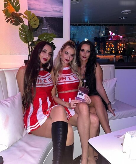 sexy brunette onlyfans art xxx pictures