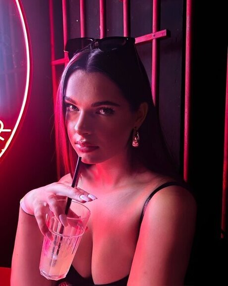 Hedda wmd art star archive