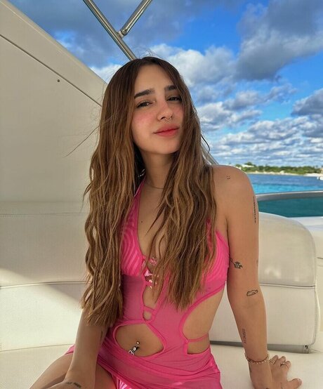 Domelipa pornographic model photos