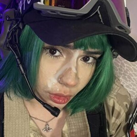 Quartercupflour model naked picture