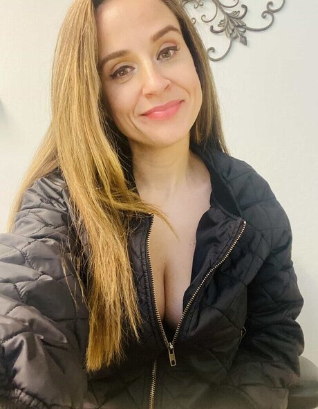 BellaSuede pornstar nude pics