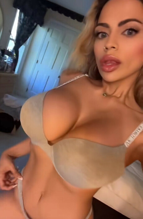 Mehreen nice model images