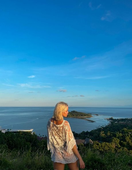 hollymoonvvip erotic actress img