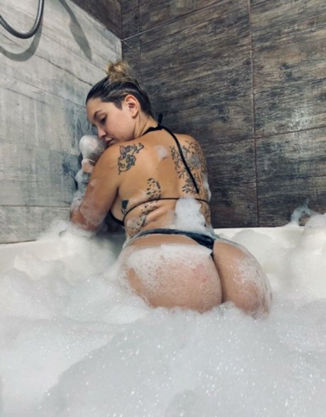 Aldi Dini nude model galleries