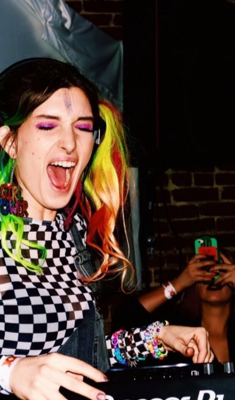 amateur wife onlyfans art nude picture