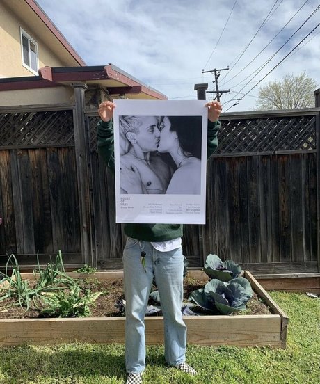 allieoops star top photos