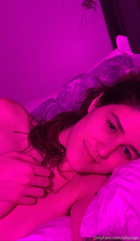 allieoops star nudes img