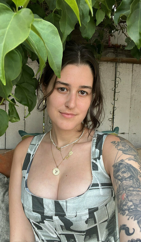 allieoops star naked picture