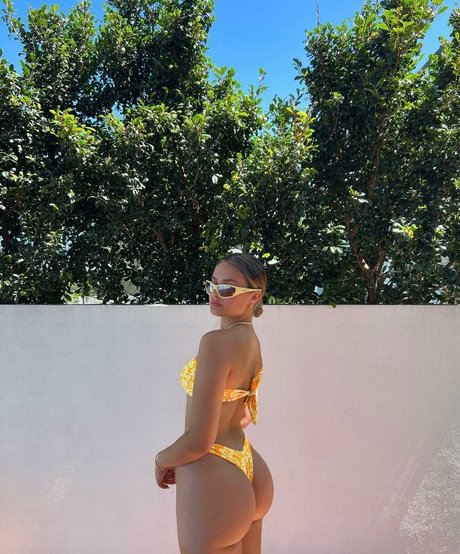 Olivia Prosser xxx actress photo