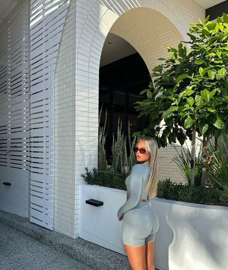 Olivia Prosser model nude galleries