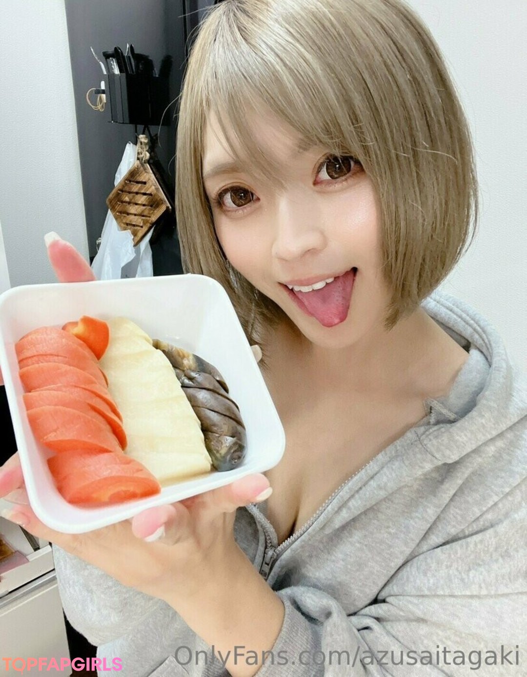 azusaitagaki pornographic model photos