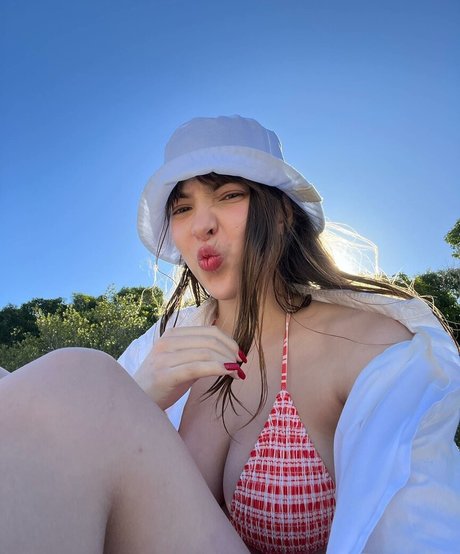 Jhulia Pimentel model naked picture