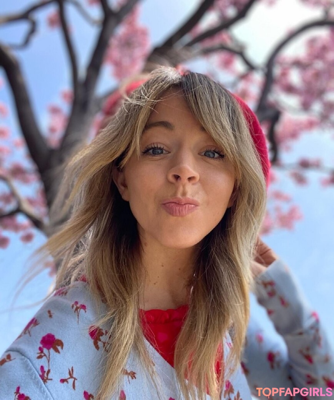 Lindsey Stirling model adult photo