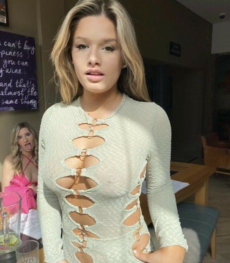 Caitlin Grant hd pornstar gallery