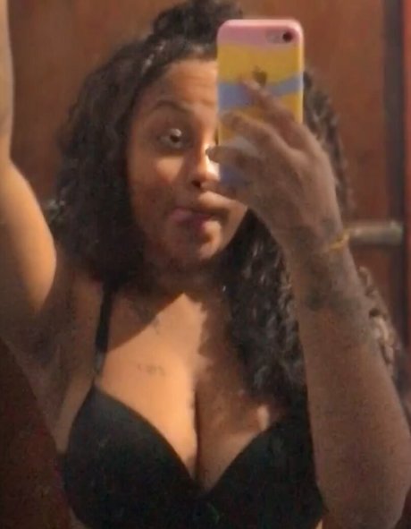 hottest midget onlyfans free naked photo