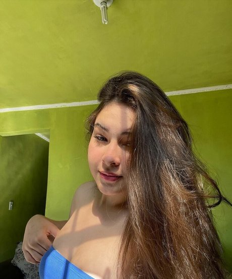 Rere Schneider model erotic image