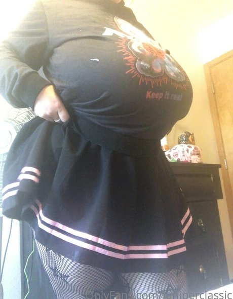 soft tittybogwitch sex model image