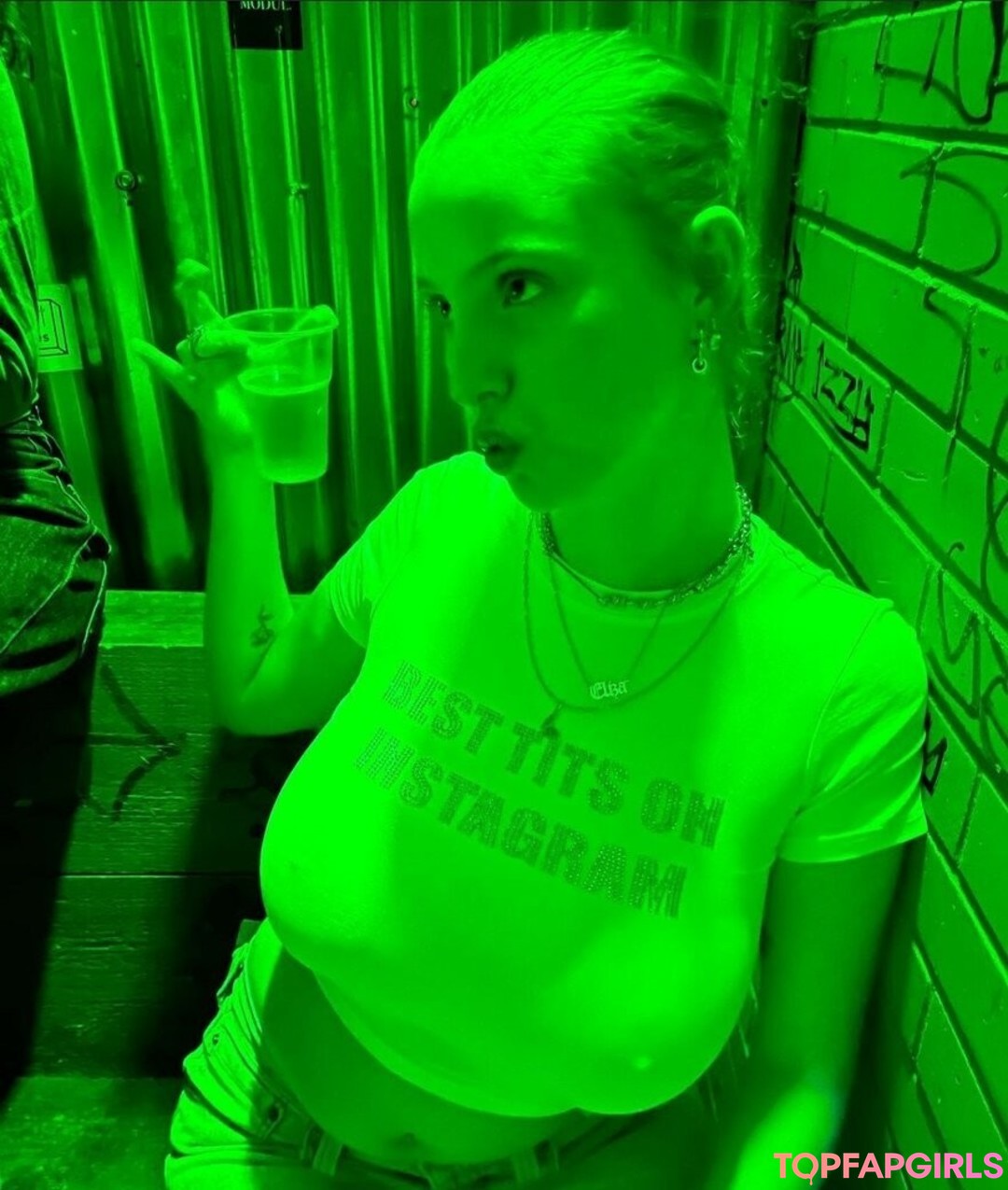 Eliza Goldsmith nude pornstar img