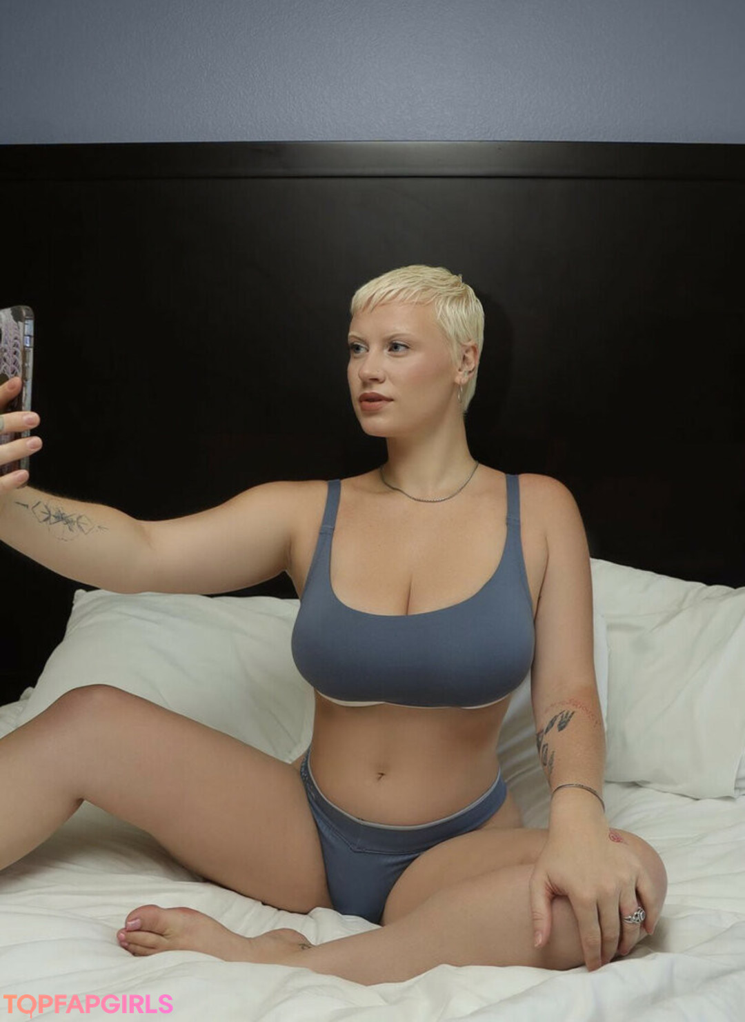 BabyyLiv pornstar xxx archive