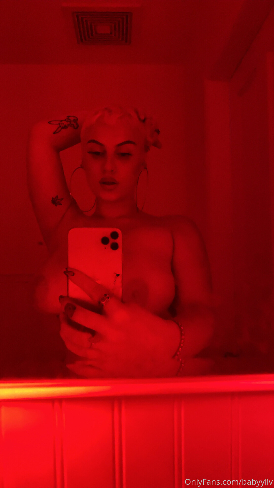 BabyyLiv pornstar perfect pics