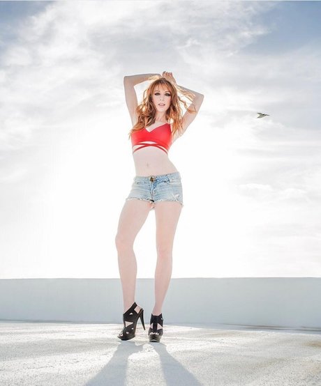 Lisa Foiles star pornographic pictures