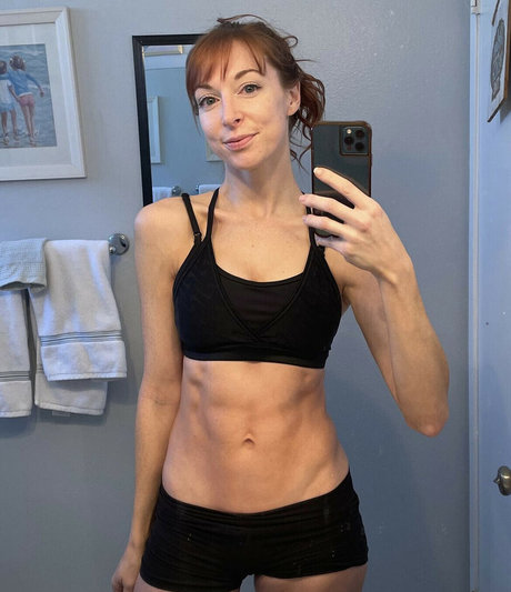 Lisa Foiles hot star gallery