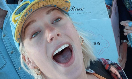 Courtney Miller star art photos