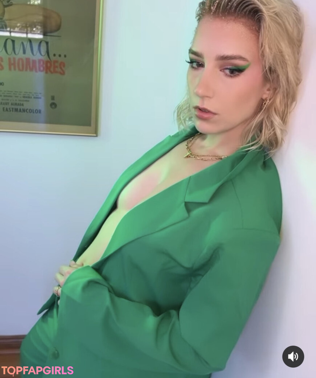 teen fisting onlyfans naked img