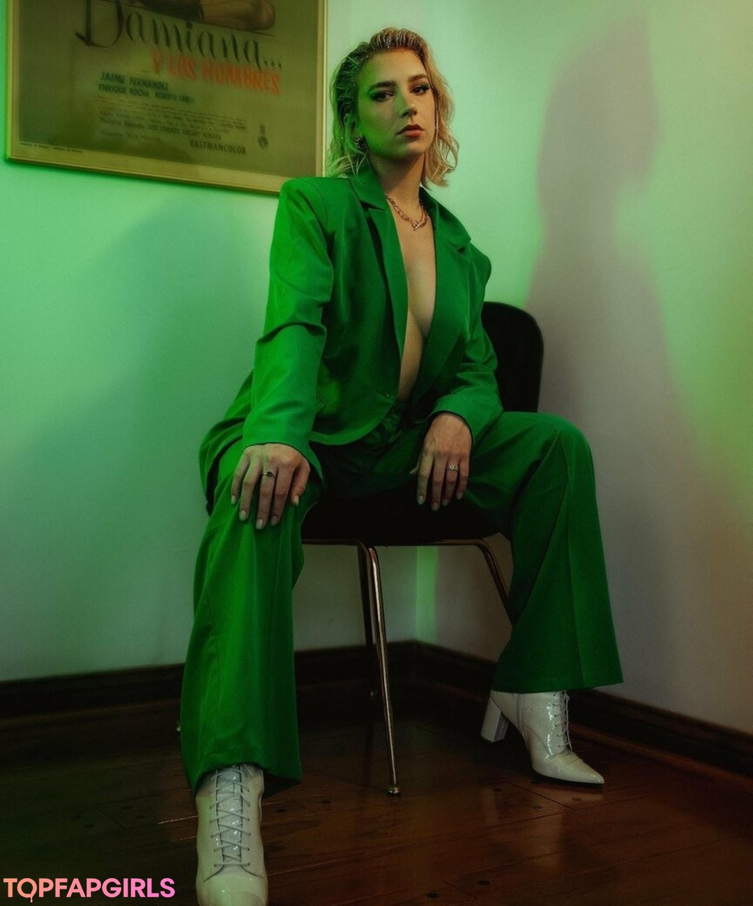 Courtney Miller star erotic image
