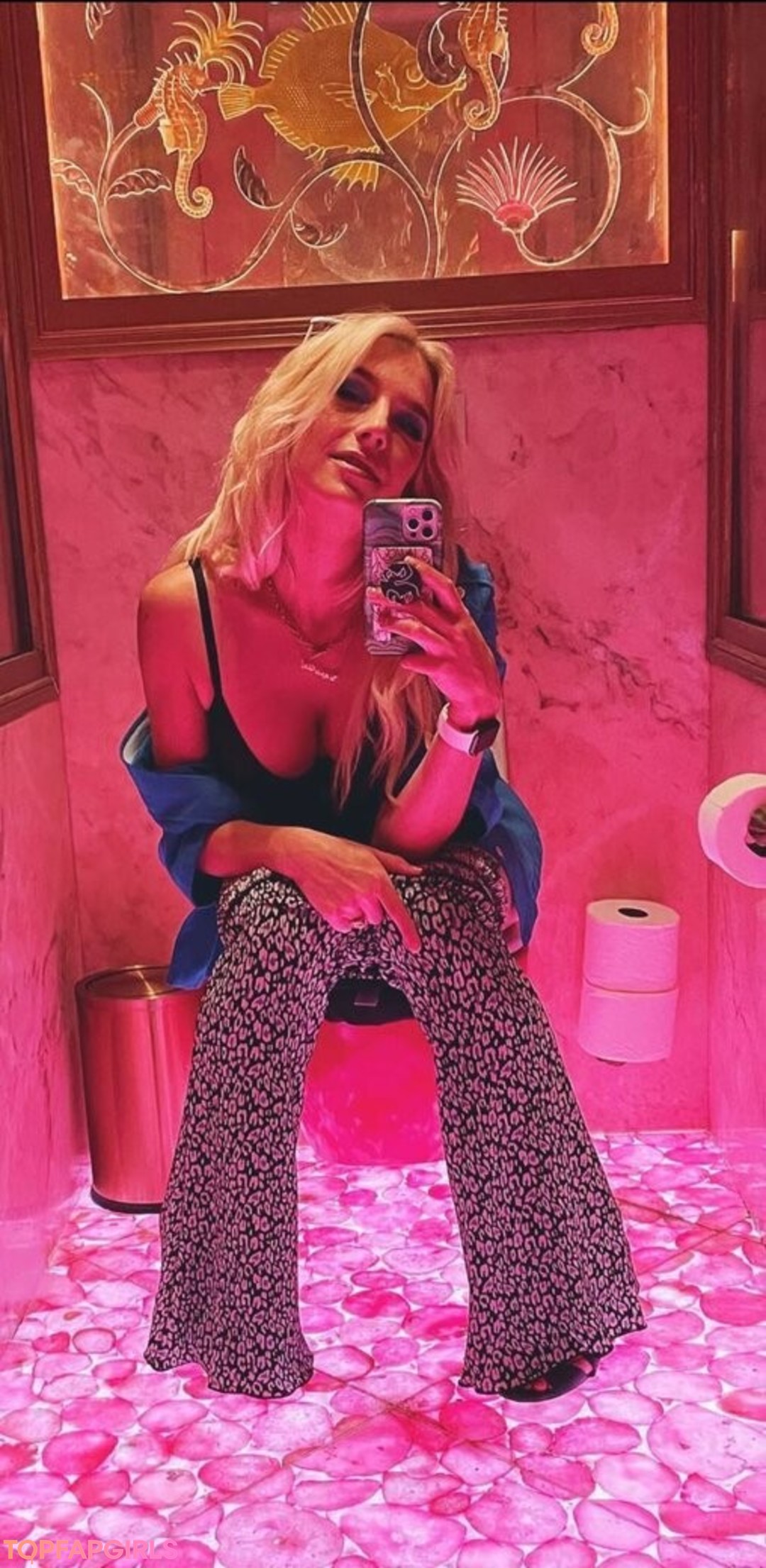 influencer onlyfans sexy naked picture