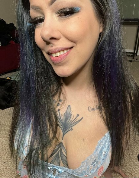 pale teen onlyfans nude image