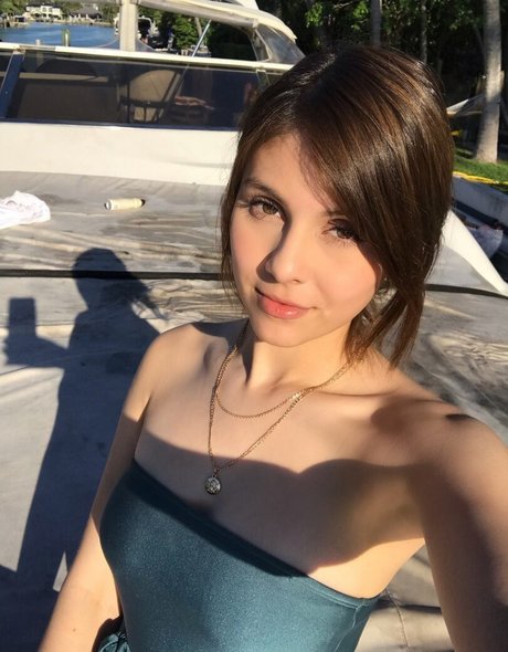 Marthacrdns pornstar nude gallery