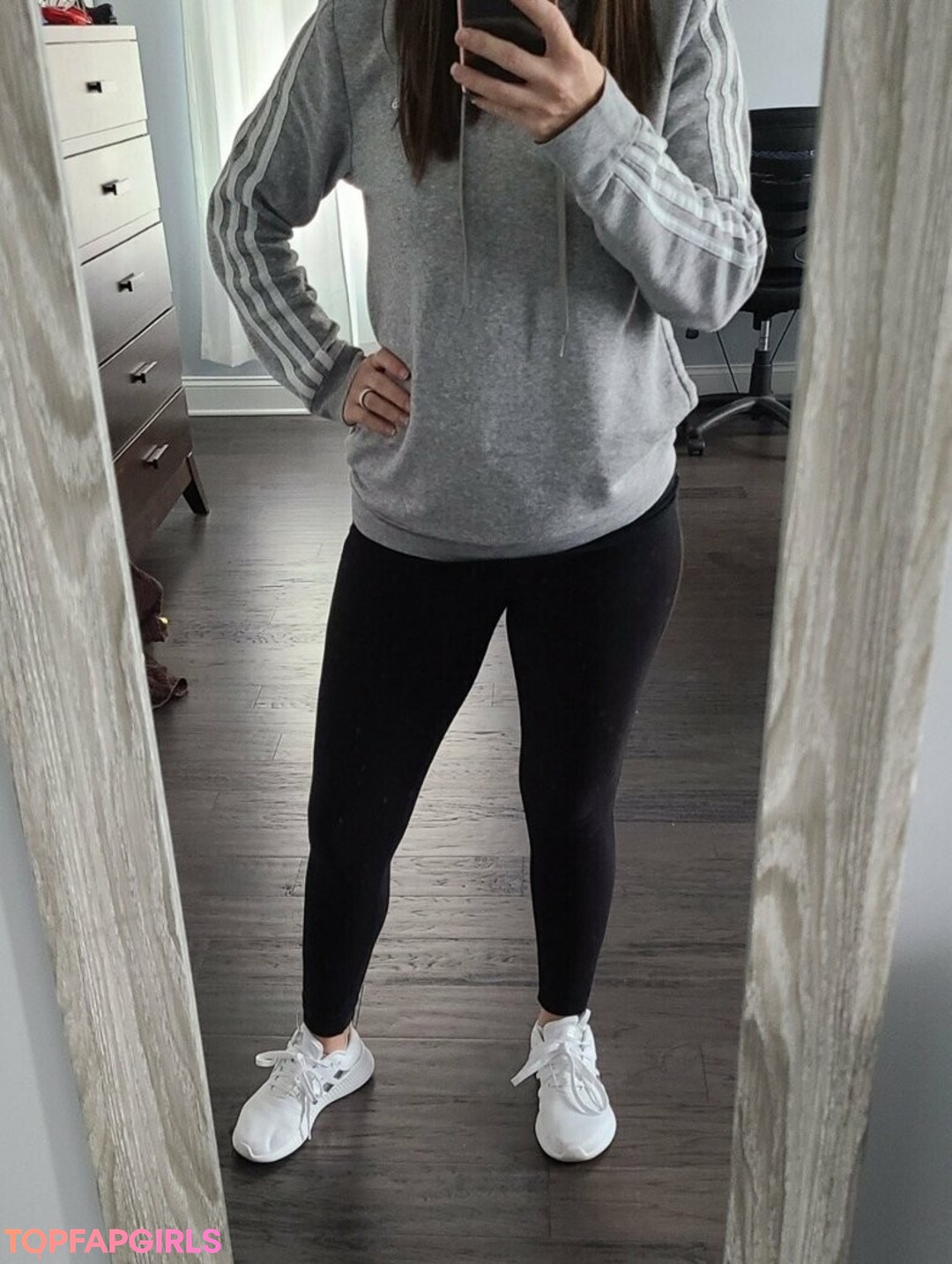 fitmomwith3 nude model photos
