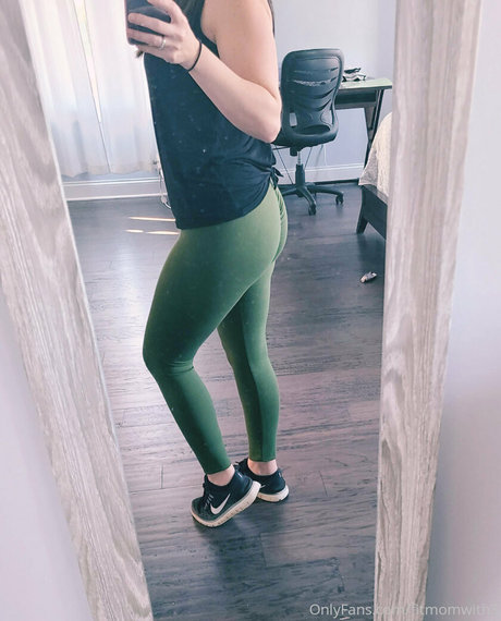 fitmomwith3 top profile image