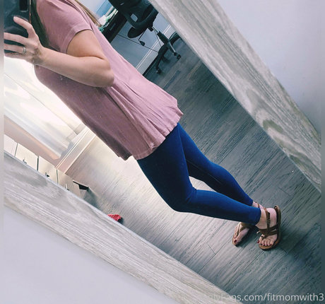 fitmomwith3 pornstar adult pic