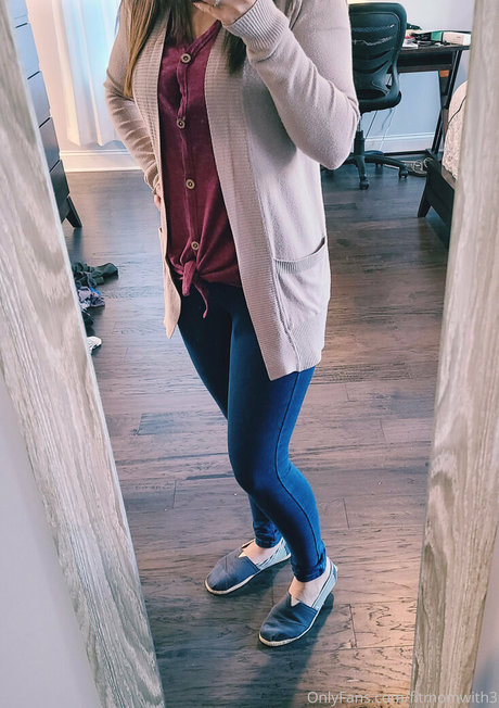 fitmomwith3 nudes pornstar picture