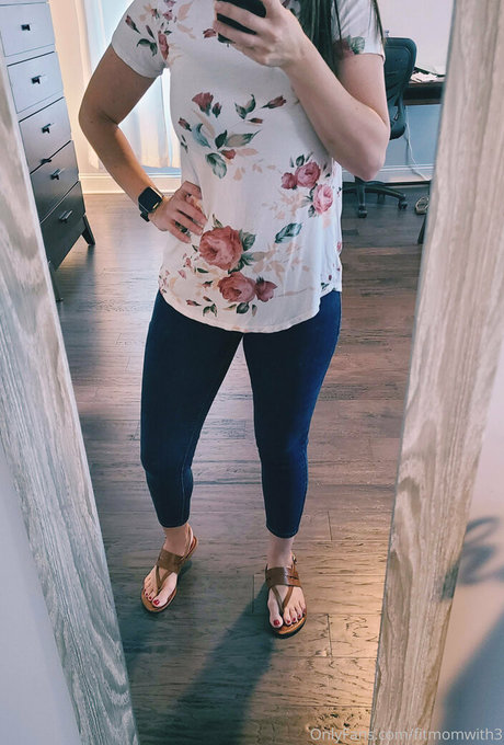 fitmomwith3 pornstar pics