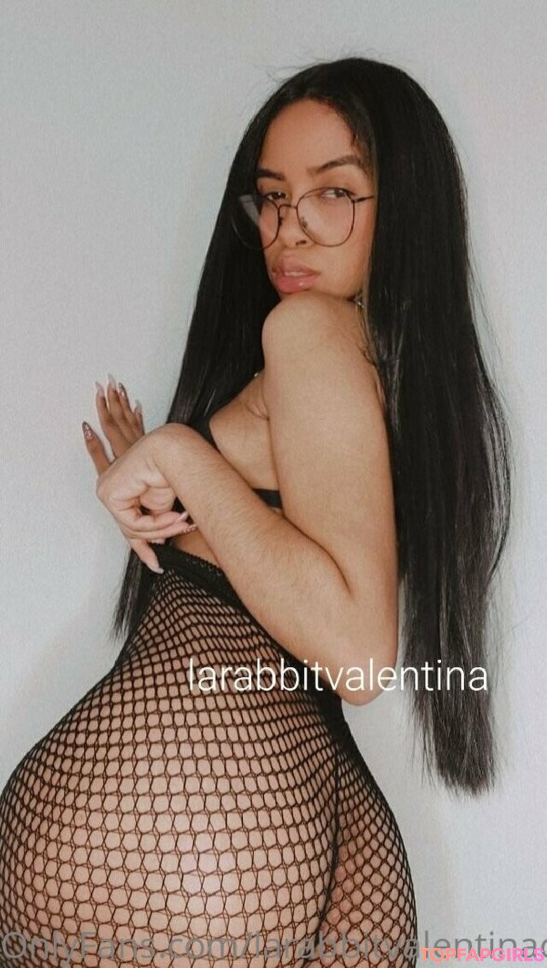 larabbitvalentinaof sexy actress img