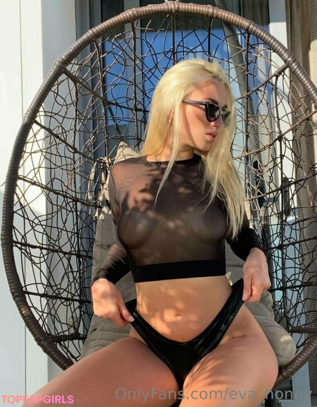 bloody lady model free galleries