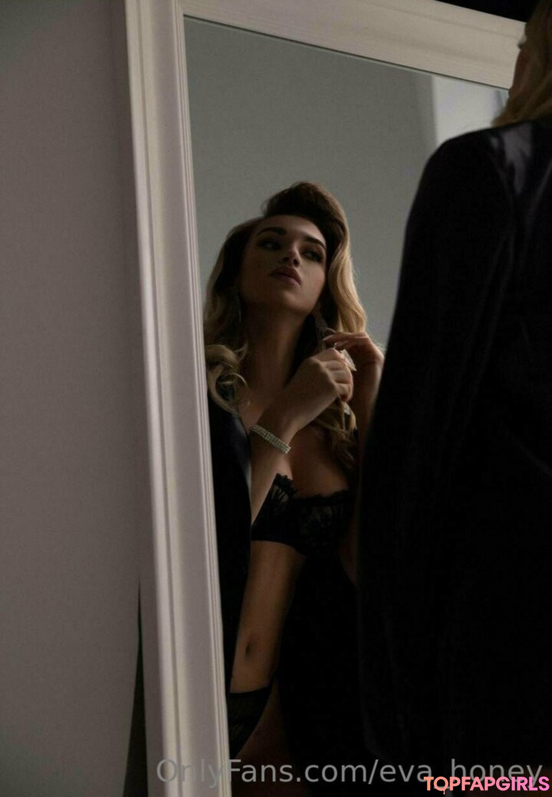bloody lady pornstar exclusive picture