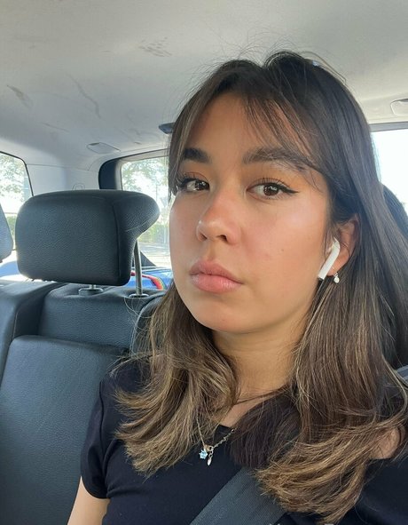 xena ezra model hd image