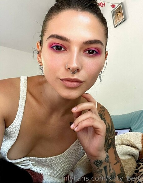 lesbian milf onlyfans sex photo