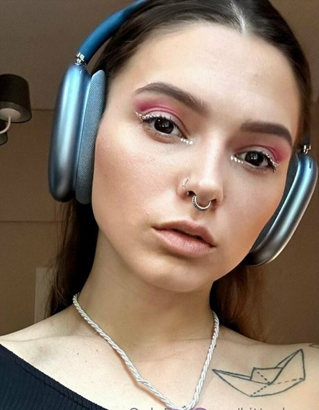 bodybuilder girls onlyfans naked picture