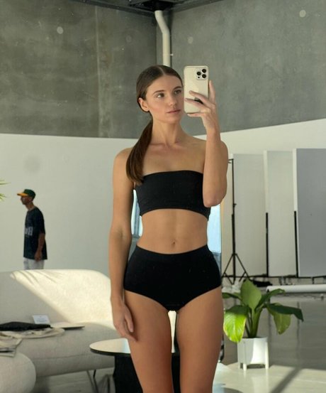 Julia Edwards model pornographic pictures