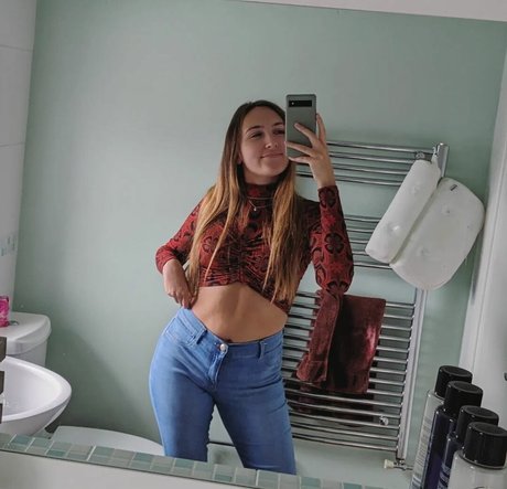 Ashton Matthews star nude pictures